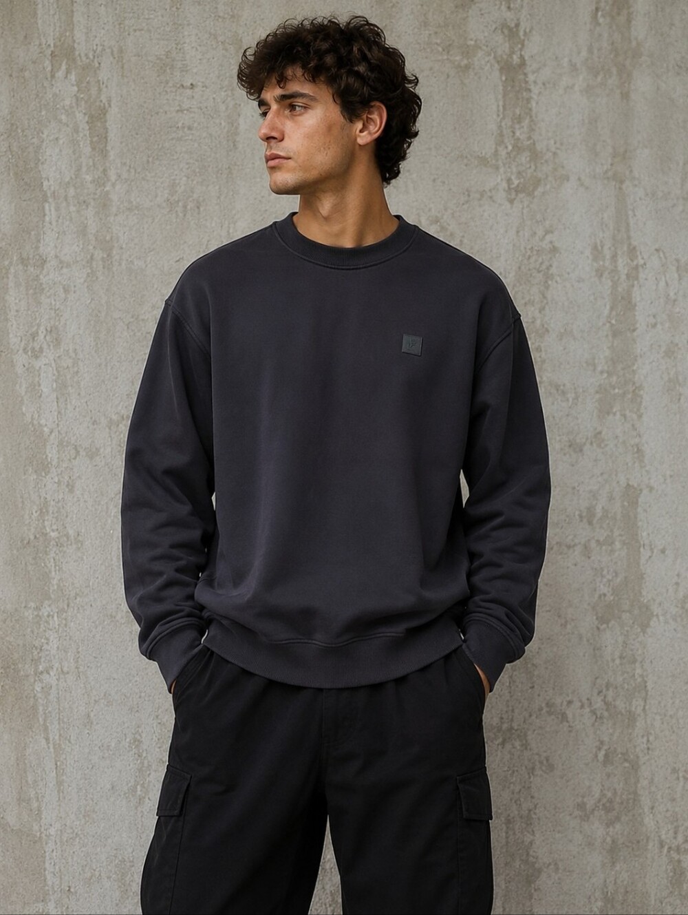H&M Sweatshirt Mens S Black Relaxed Fit Crew Neck Minimalist Streetwear